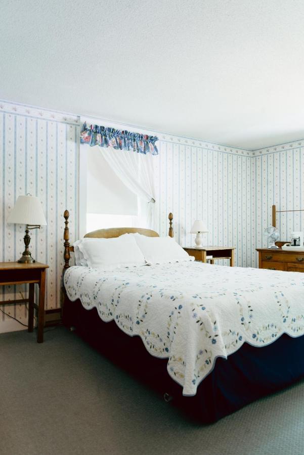 Carriage Barn Inn Кин Экстерьер фото